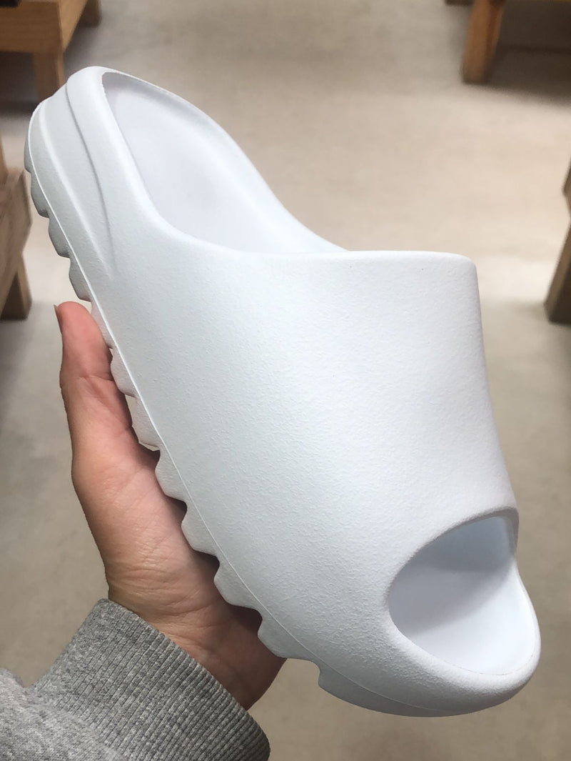 CHINELO SLIDE NUVEM YEEZY BRANCO