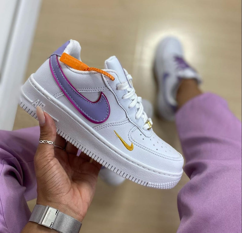 TÊNIS NIKE AIR FORCE BRANCO LILÁS