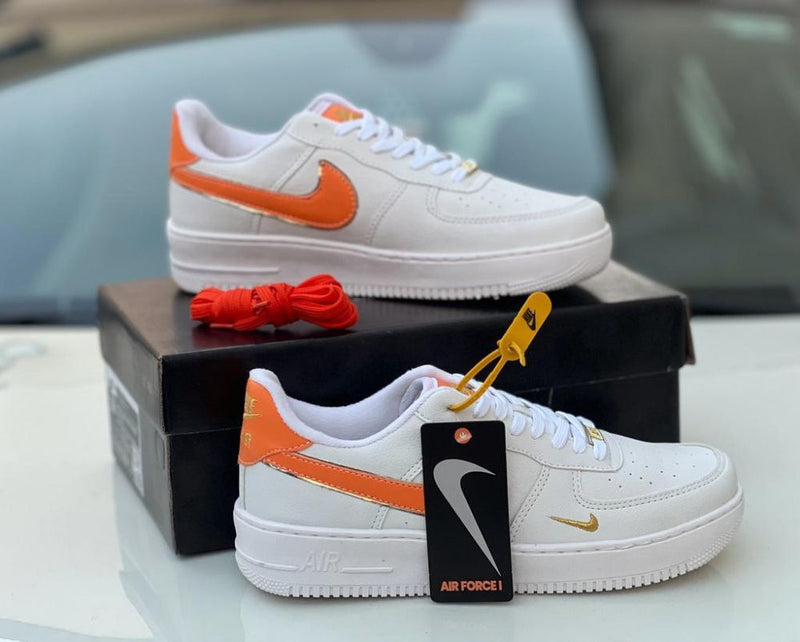 TÊNIS NIKE AIR FORCE BRANCO SALMÃO